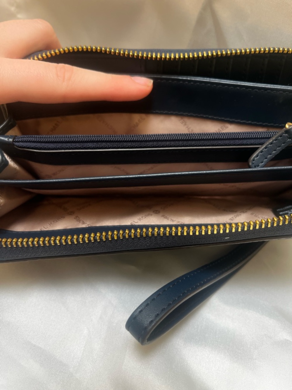 Michael Kors Navy Large Jet Set Continental Travel Wallet - Picture 12 of 15